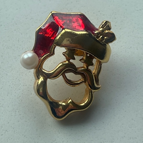 Avon Jewelry - Vintage Avon Santa Claus gold tone pin brooch